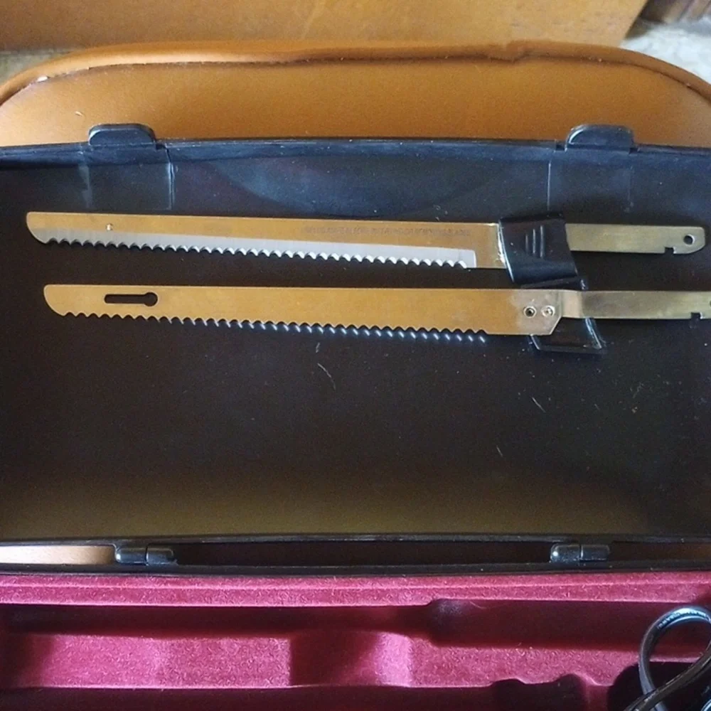 Hamilton Beach Electric Knife Carver Model # 74275 w/ Hinged Storage Box